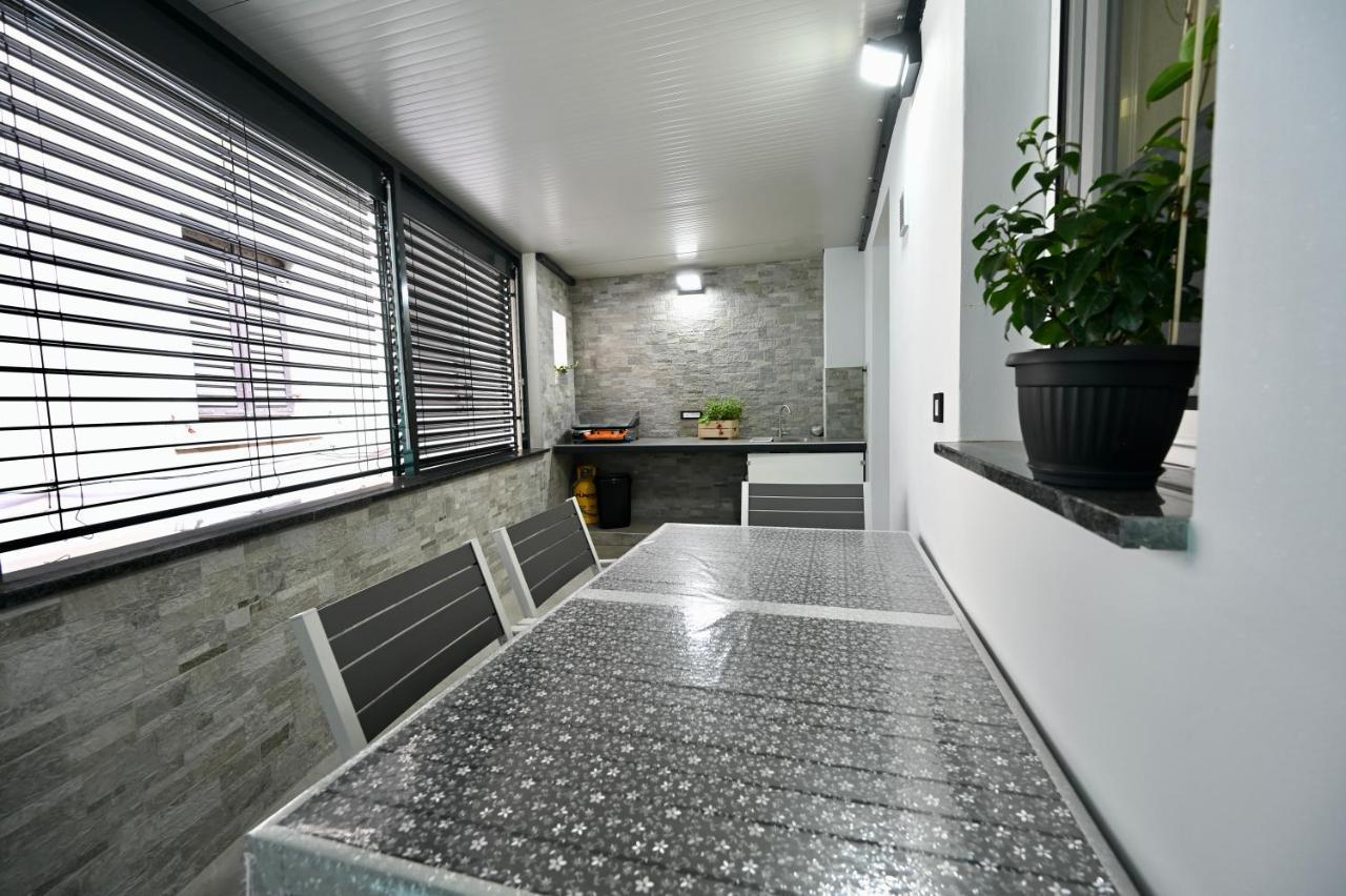 Poseidon Apartment Izola Buitenkant foto